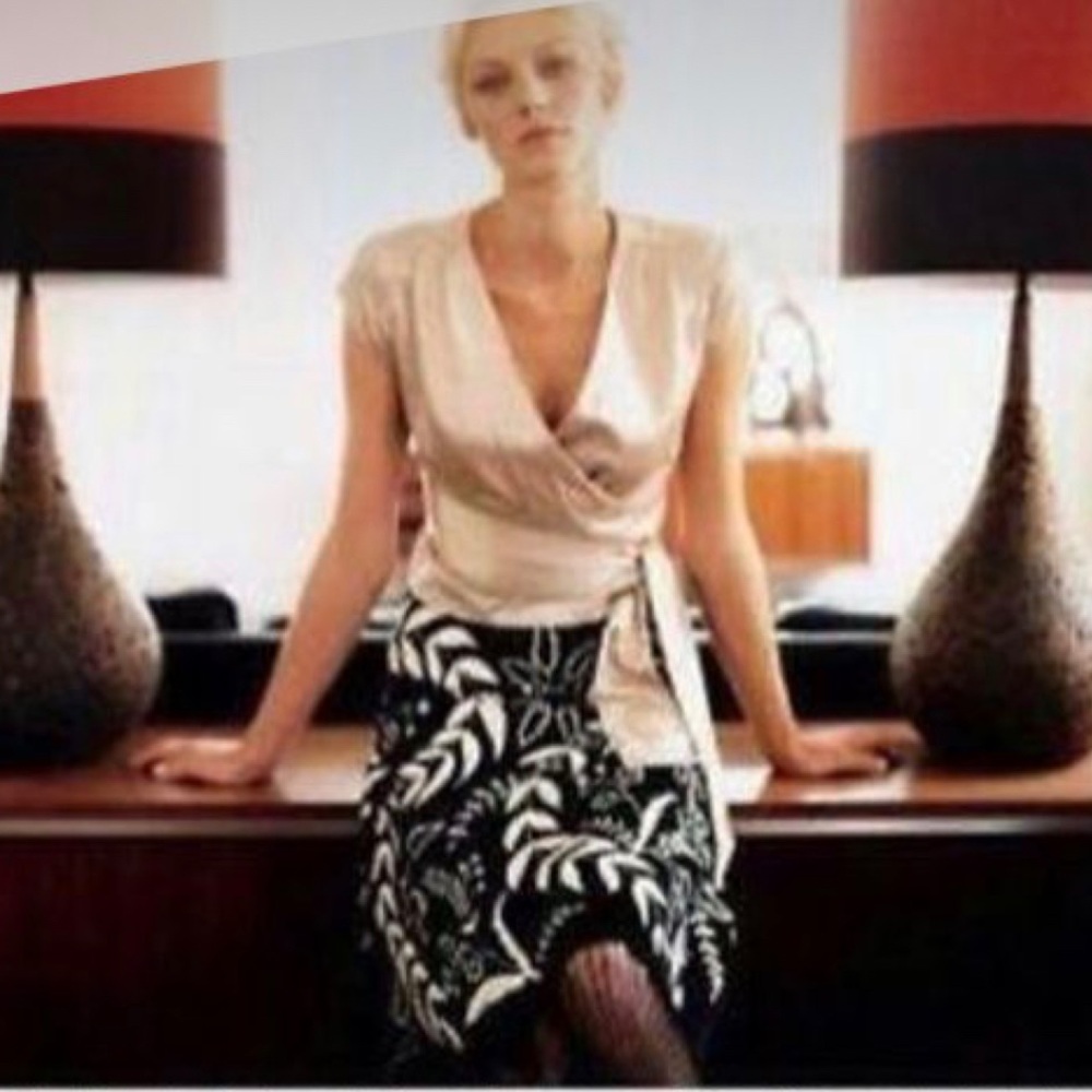 Rare Anthropologie Powdered Sugar black velvet white embroidered floral skirt 10